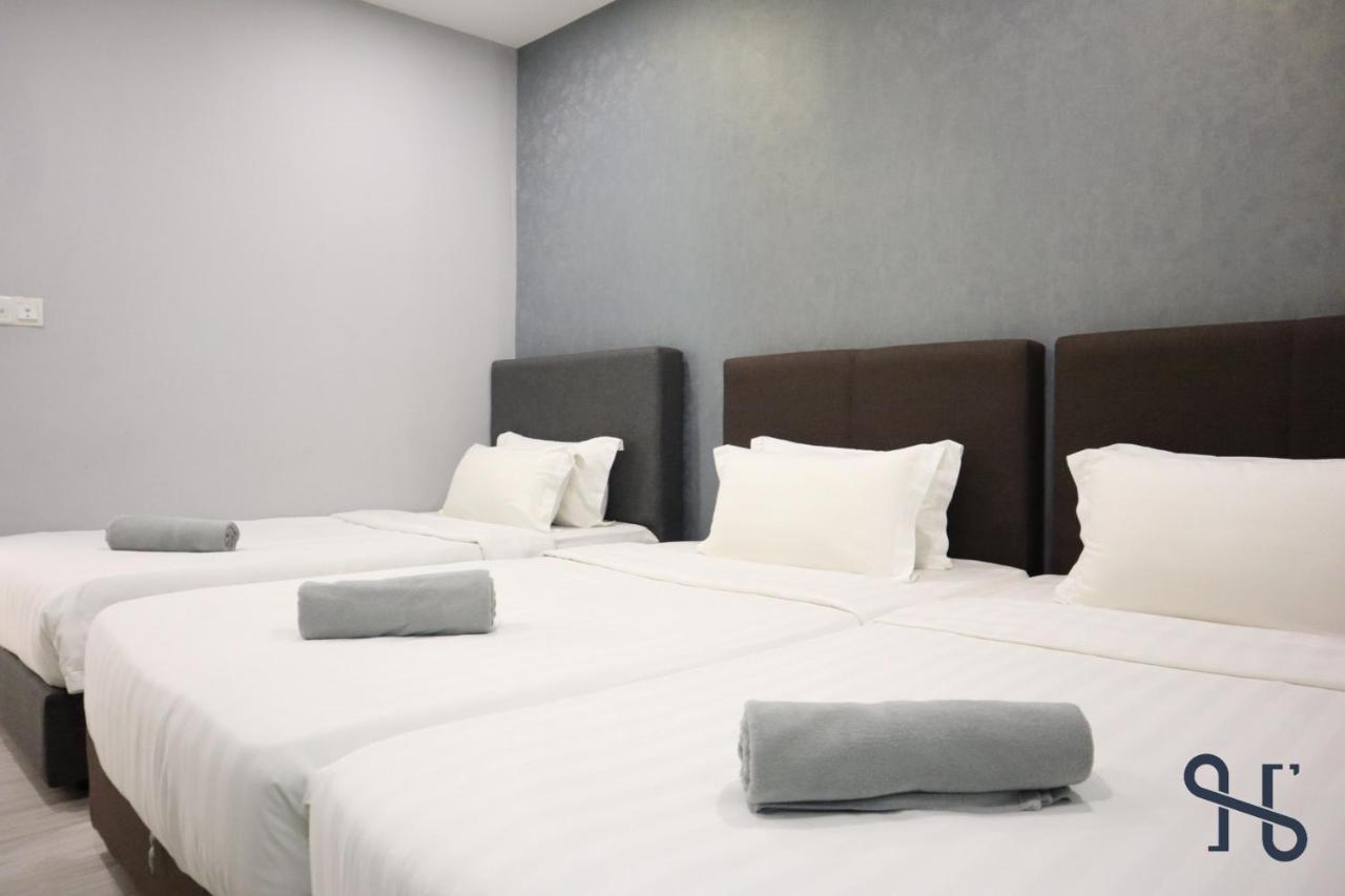 Homesuite' At Sutera Avenue Apartment